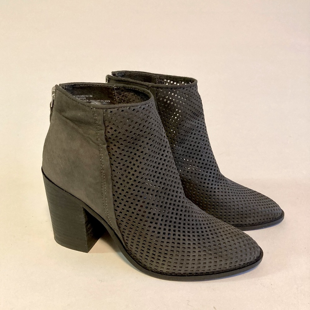 Steve Madden Grey Suede Heeled Ankle Booties size 9